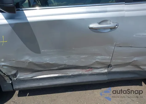 2015 Toyota Rav4 Le z USA, uszkodzony, nr VIN JTMBFREV7FJ019373